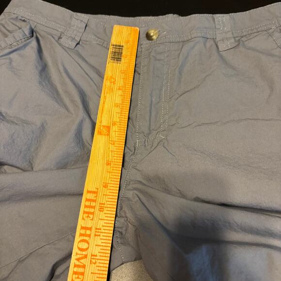 Columbia Men's Size 32 Flat Front 10" Inseam Cotton Gray Chino Shorts - Picture 4 of 7